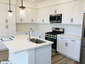 9636 New Morning Pl in Rancho Cucamonga, CA - Building Photo - Building Photo