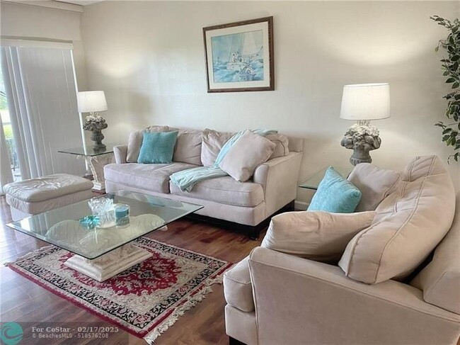 3000 N Palm Aire Dr in Pompano Beach, FL - Building Photo - Building Photo