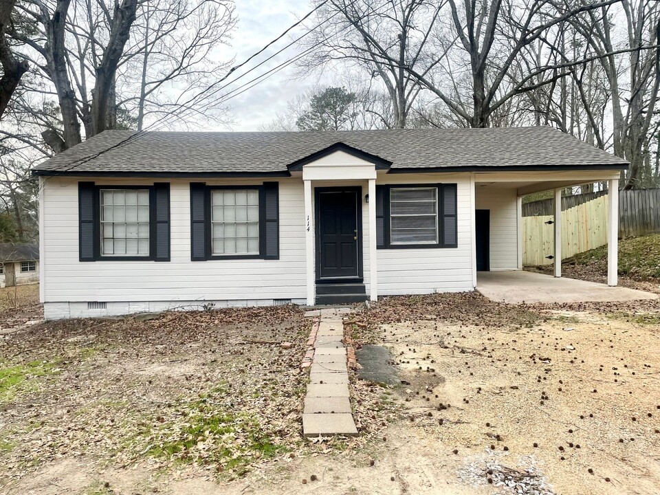 114 Pleasant St in Brandon, MS - Building Photo