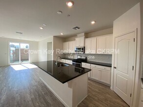 2898 Tostalinda Dr in Tracy, CA - Building Photo - Building Photo