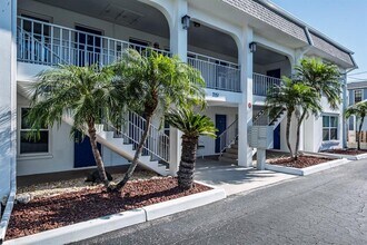 7151 Sunset Way in St Pete Beach, FL - Building Photo - Building Photo