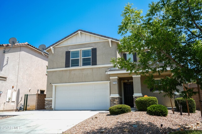 2732 Hemlock Rd in Palmdale, CA - Building Photo - Building Photo