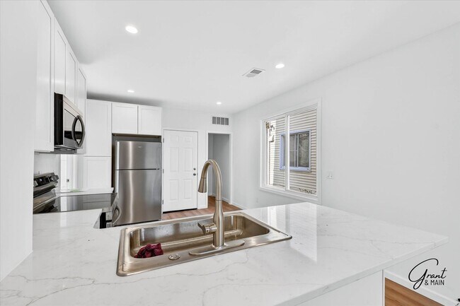 3175-3177 Jacob St in Hamtramck, MI - Building Photo - Building Photo