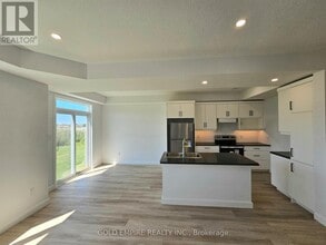 1151 Hobbs Dr in London, ON - Building Photo - Building Photo