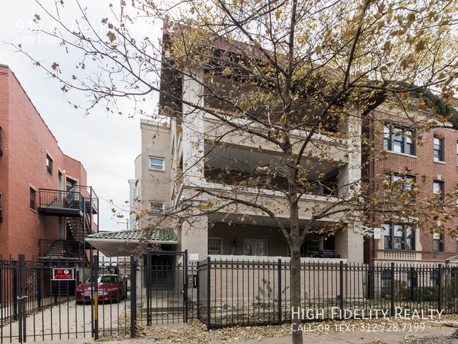property at 935 W Agatite Ave