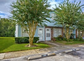 7618 Colonial Ct in Tampa, FL - Building Photo