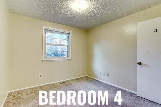 15054 E Dartmouth Ave, Unit 4 in Aurora, CO - Building Photo - Building Photo