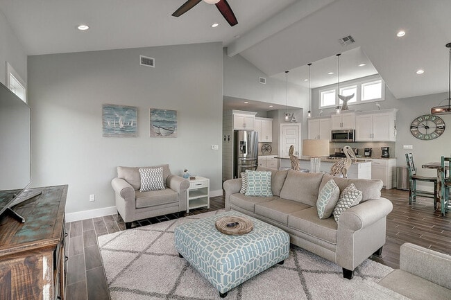 409 Paradise Pointe Dr