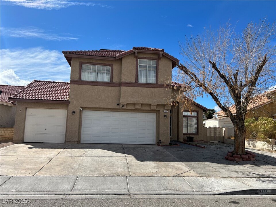 5255 Autumn Sky Rd in Las Vegas, NV - Building Photo