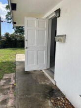 1330 SW 34th Ave-Unit -2 in Fort Lauderdale, FL - Foto de edificio - Building Photo