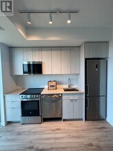 1660 Bloor St W in Toronto, ON - Building Photo - Building Photo