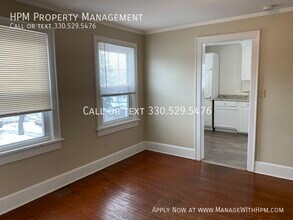 1205 Ridge Rd NW in Canton, OH - Building Photo - Building Photo