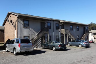 Cole Village Apartments in Winston-Salem, NC - Building Photo - Building Photo