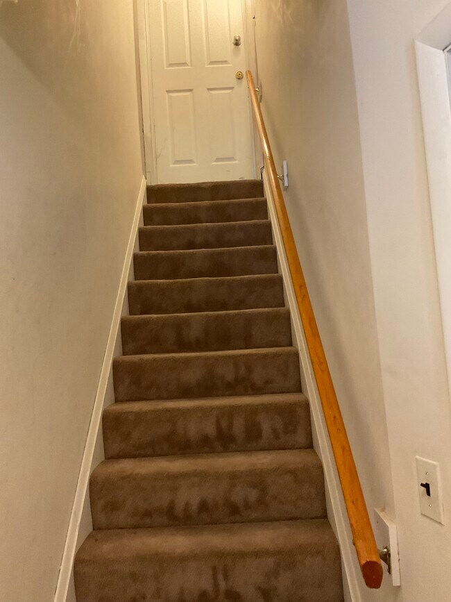 3815 Mayberry Ave, Unit 2nd floor