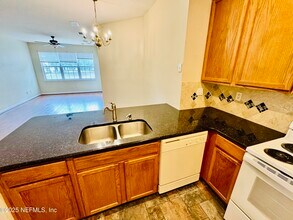 12301 Kernan Forest Blvd in Jacksonville, FL - Building Photo - Building Photo