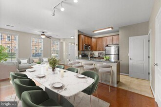 19441 Promenade Dr in Leesburg, VA - Building Photo - Building Photo