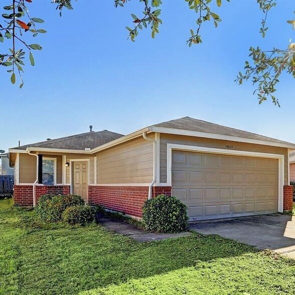 19023 Yaupon Pass Dr in Cypress, TX - Building Photo - Building Photo