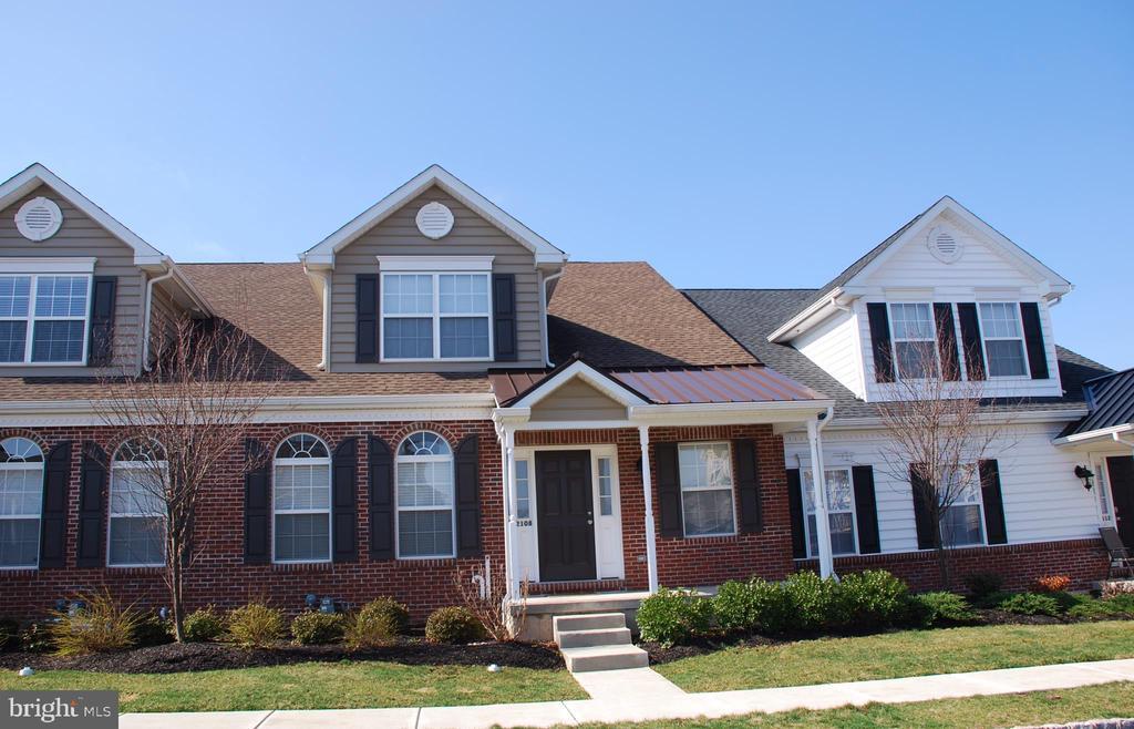 2108 Hanford Way in Pennsburg, PA - Building Photo