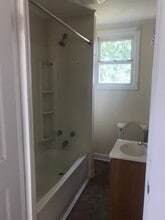 422 W 45th St in Shadyside, OH - Building Photo - Building Photo