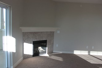 The Linden in Iowa City, IA - Building Photo - Interior Photo