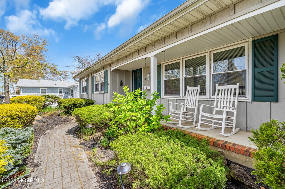16 Mary Ann Dr in Brick, NJ - Building Photo