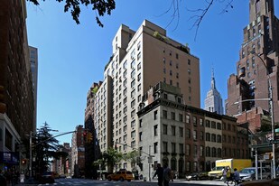 310 Lexington Ave in New York, NY - Building Photo