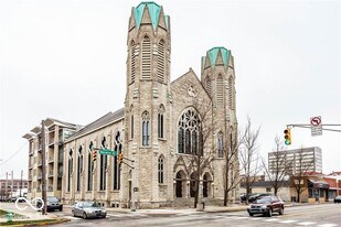 802 N Meridian St in Indianapolis, IN - Building Photo