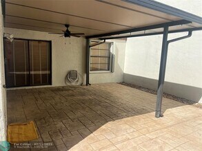 9725 NW 5th Terrace in Miami, FL - Building Photo - Building Photo