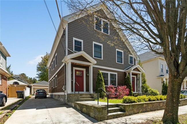 29 Elmway St-Unit -1 in Providence, RI - Foto de edificio - Building Photo
