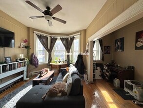 848 Huntington Ave, Unit 2 in Boston, MA - Foto de edificio - Building Photo