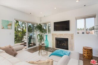 2480 S Centinela Ave, Unit 401 in Los Angeles, CA - Building Photo - Building Photo