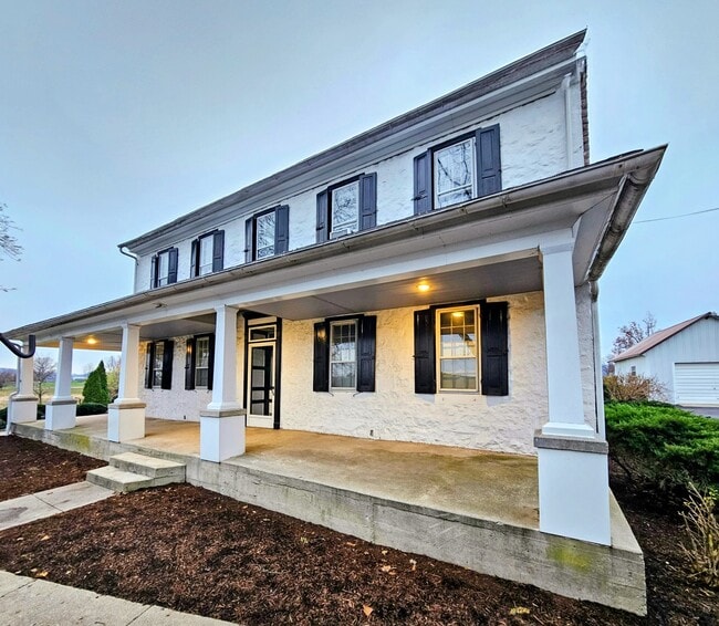 105 S Windy Mansion Rd in Reinholds, PA - Building Photo - Building Photo