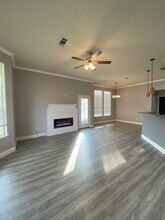 914 S Jefferson St in Pilot Point, TX - Building Photo - Building Photo