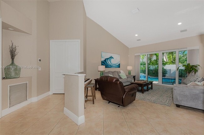 18253 NW 15th Ln in Pembroke Pines, FL - Building Photo - Building Photo