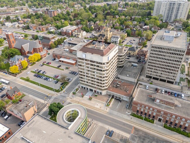 30 Duke in Kitchener, ON - Building Photo - Building Photo