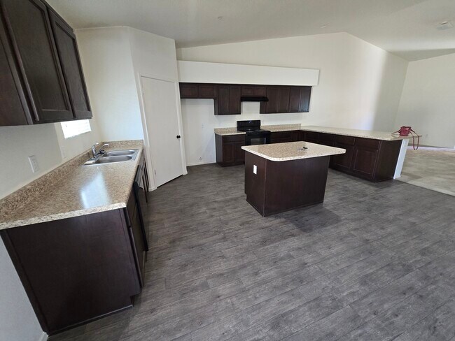 7416 E 37th Pl, Unit Desert Sky Home in Yuma, AZ - Building Photo - Building Photo