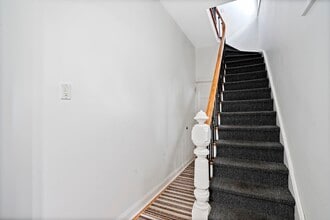 8282 88th Pl, Unit 2ndFloor in Glendale, NY - Foto de edificio - Building Photo