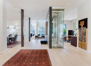 3916 Island Estates Dr in Miami, FL - Building Photo - Building Photo