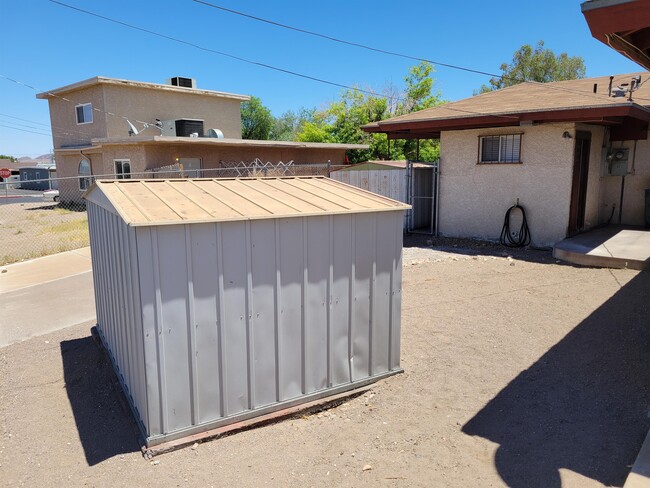 62 E Atlantic Ave in Henderson, NV - Building Photo - Building Photo