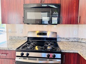 1035 94th St in Bay Harbor Islands, FL - Building Photo - Building Photo