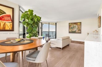 1865 Brickell Ave in Miami, FL - Building Photo - Building Photo