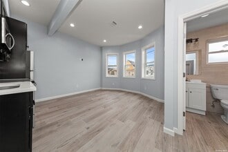 32-17 105th St in Queens, NY - Building Photo - Building Photo