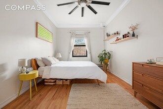 430 Clinton Ave-Unit -2E in Brooklyn, NY - Building Photo - Building Photo