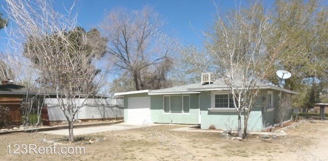 9527 E Ave T-12 in Littlerock, CA - Foto de edificio - Building Photo