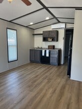 5214 Guthrie St in Irving, TX - Building Photo - Building Photo