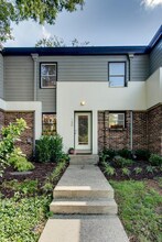 940 Gale Ln in Nashville, TN - Building Photo - Building Photo