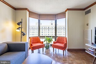 2018 Walnut St in Philadelphia, PA - Building Photo