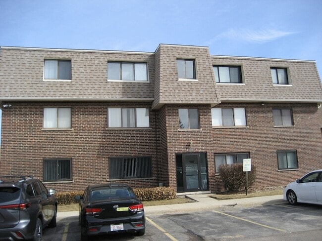 1424 Carol Ct, Unit 3A in Palatine, IL - Foto de edificio - Building Photo