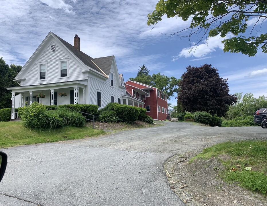 77 Quechee-Hartland Road in White River Junction, VT - Building Photo