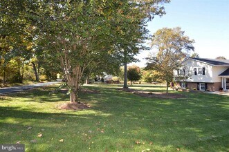 12614 Oxon Rd in Herndon, VA - Building Photo - Building Photo